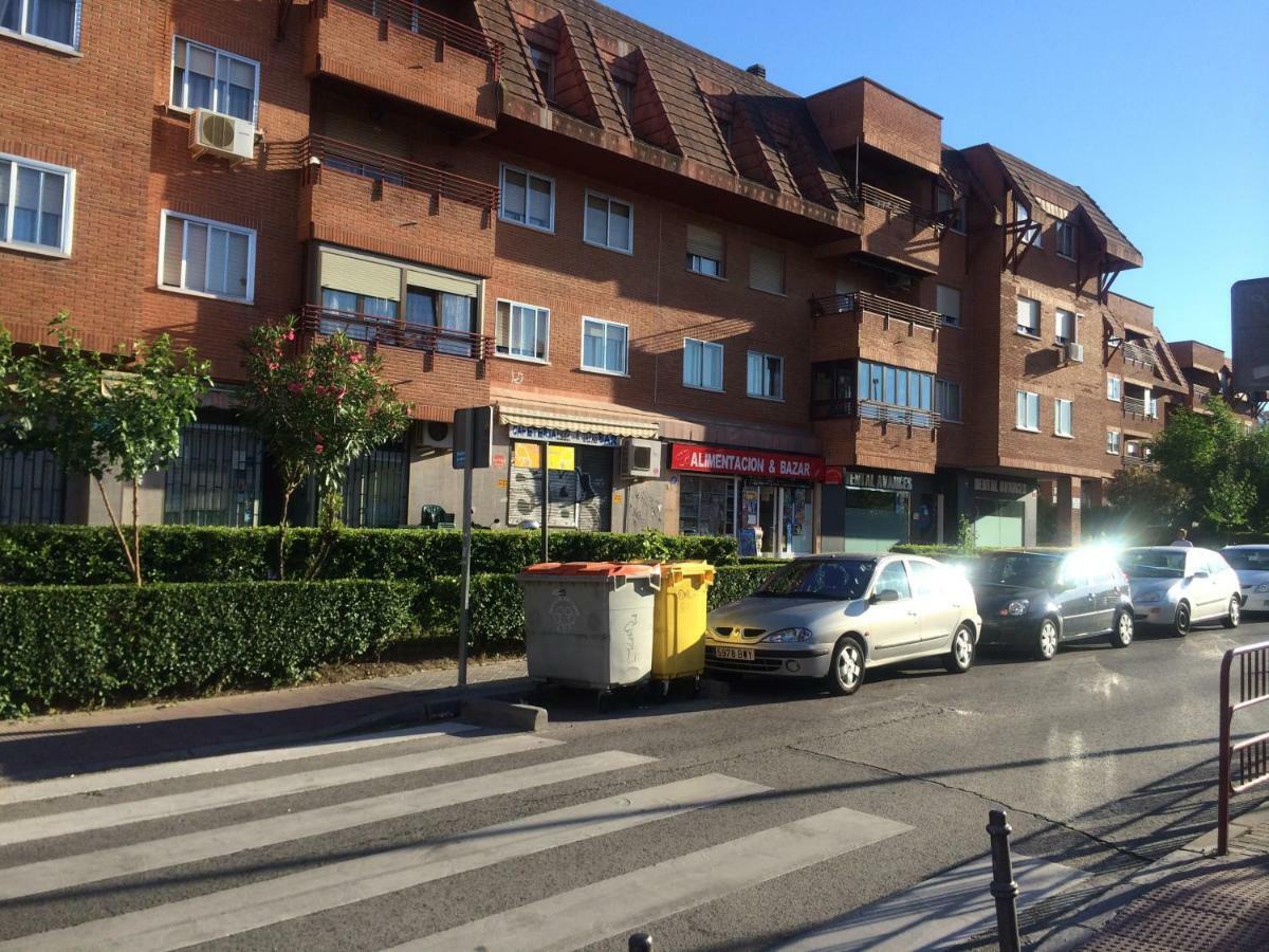 Ferienwohnung Vivienda Familiar Con Jardin Junto A Ifema Madrid Exterior foto