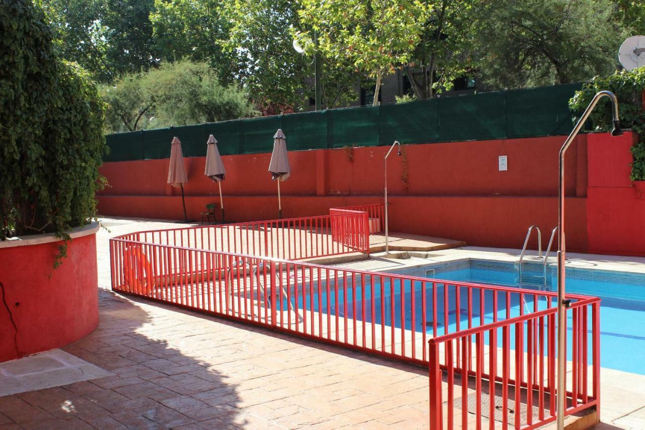 Ferienwohnung Vivienda Familiar Con Jardin Junto A Ifema Madrid Exterior foto