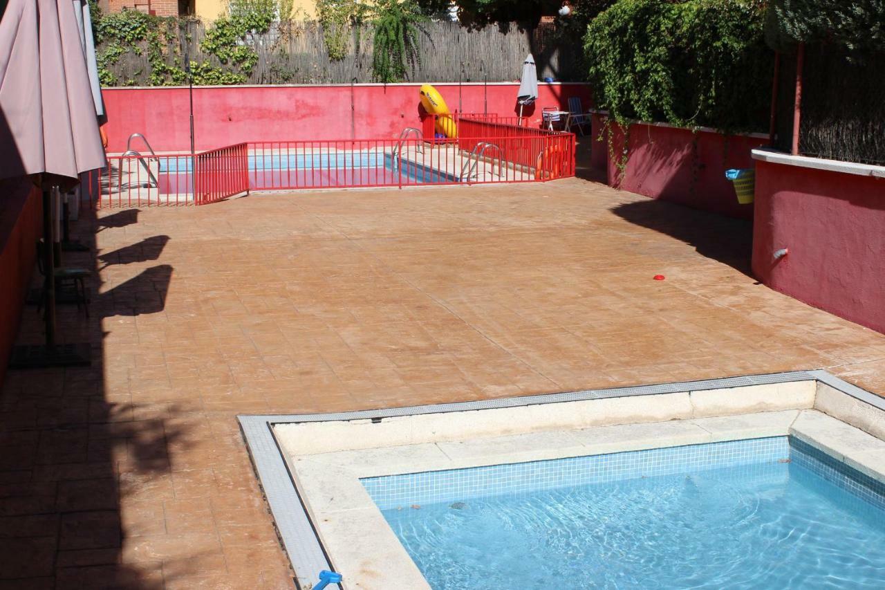 Ferienwohnung Vivienda Familiar Con Jardin Junto A Ifema Madrid Exterior foto