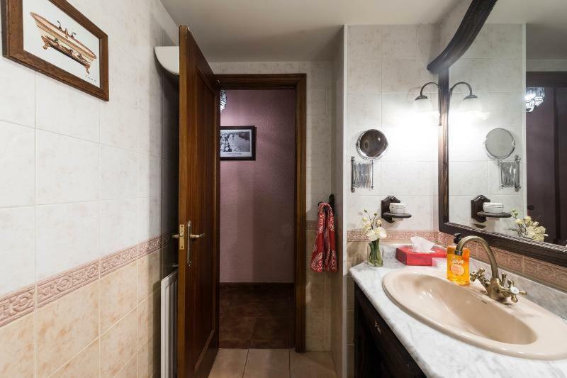 Ferienwohnung Vivienda Familiar Con Jardin Junto A Ifema Madrid Exterior foto