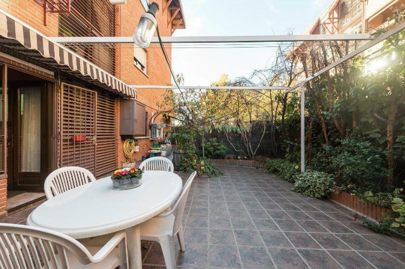 Ferienwohnung Vivienda Familiar Con Jardin Junto A Ifema Madrid Exterior foto