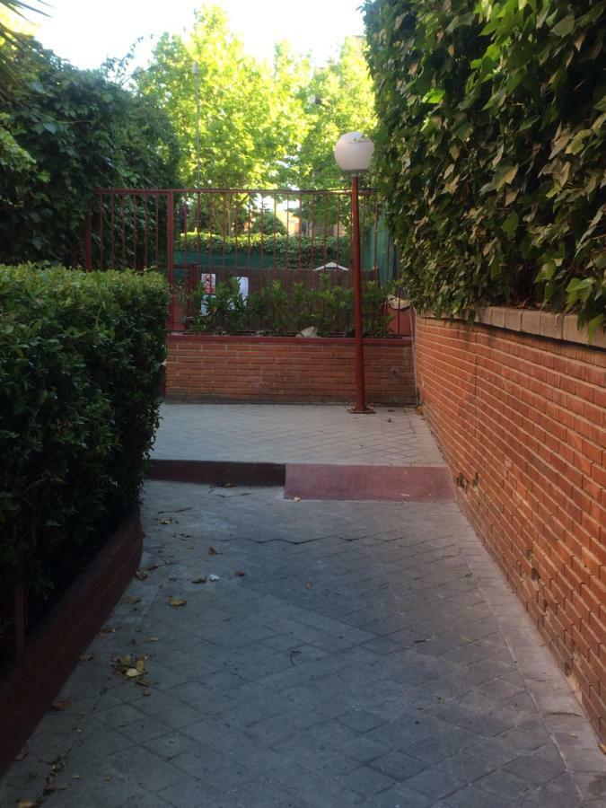 Ferienwohnung Vivienda Familiar Con Jardin Junto A Ifema Madrid Exterior foto
