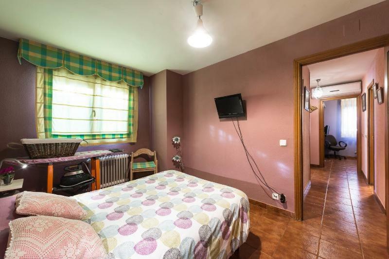 Ferienwohnung Vivienda Familiar Con Jardin Junto A Ifema Madrid Exterior foto