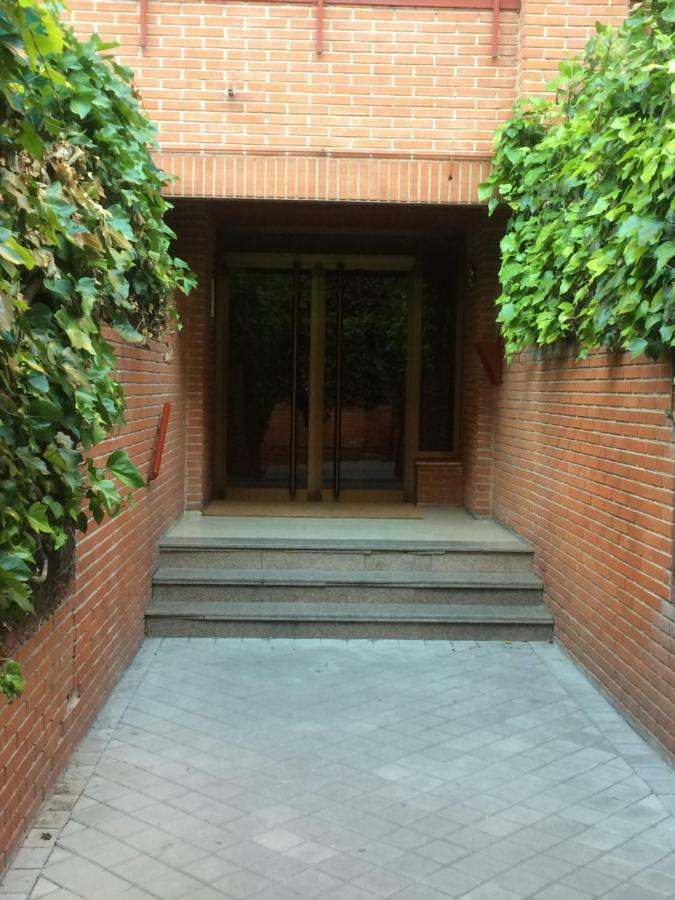 Ferienwohnung Vivienda Familiar Con Jardin Junto A Ifema Madrid Exterior foto